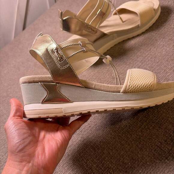 Pierre Dumas Lyra Wedge Sandals for Women in Nude - Picture 3 of 7
